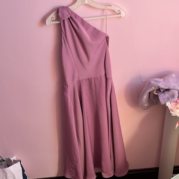 Gal Meets Glam Lavender Octavia Dress - Picture 5 of 7